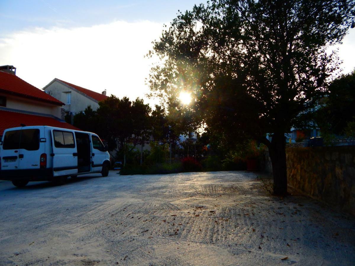 Apartmani Jutro Novalja Exteriör bild